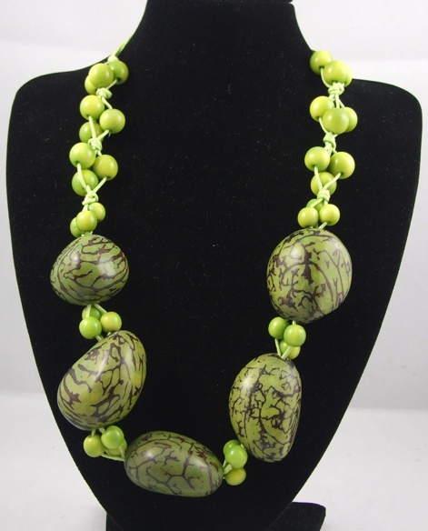 Necklace - Geovy (d)
